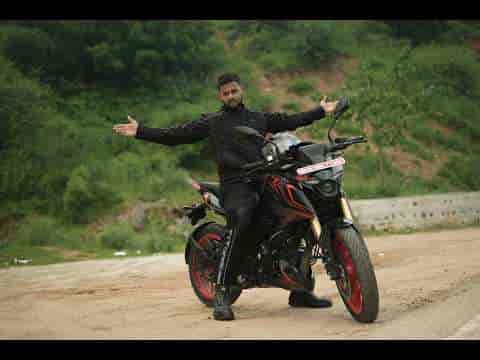 Bajaj Pulsar N160 SS First Ride | Worth The Money You Spend?